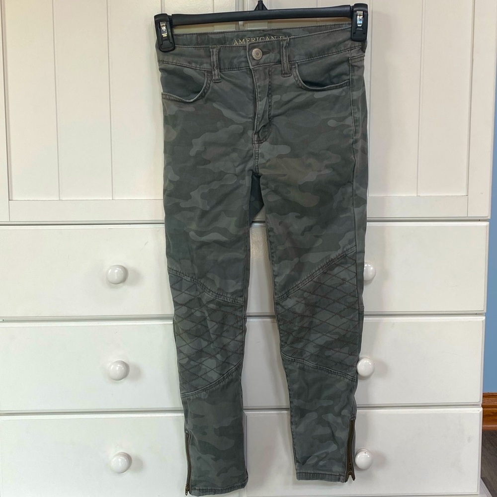 American Eagle green army pants